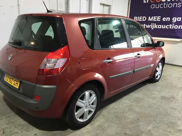 Renault - scénic - 1.6-16v priv. comf. - 92-nz-sh - afbeelding 18 van  22