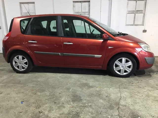 Renault - scénic - 1.6-16v priv. comf. - 92-nz-sh - afbeelding 19 van  22