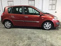 Renault - scénic - 1.6-16v priv. comf. - 92-nz-sh - afbeelding 19 van  22