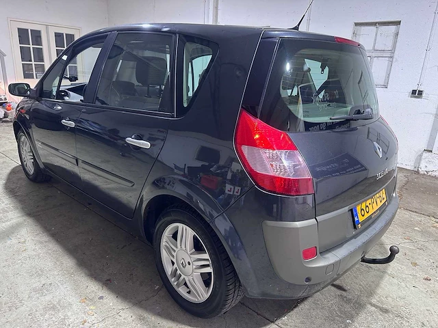 Renault - scénic - 2.0-16v dynam.luxe - 66-pv-bz - afbeelding 13 van  19