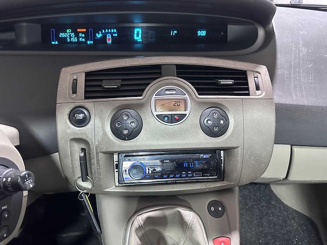 Renault - scénic - 2.0-16v dynam.luxe - 66-pv-bz - afbeelding 3 van  19