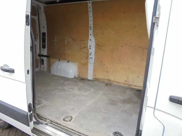 Renault - t35 2.3 dci l2h2 dc v-816-lr - afbeelding 9 van  13