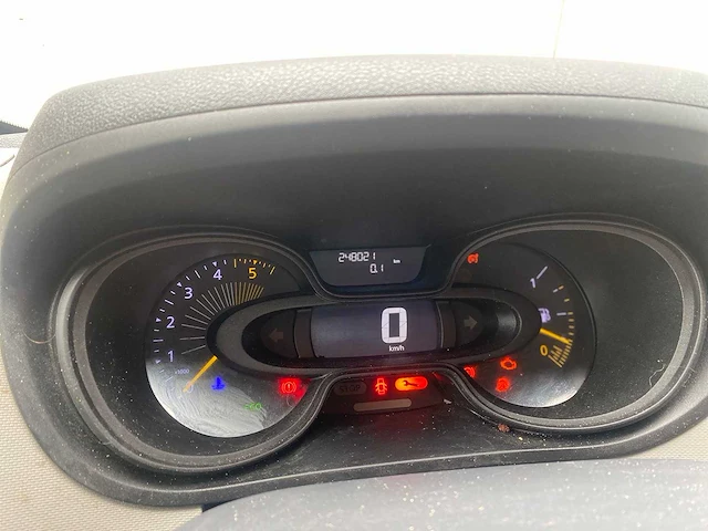 Renault - trafic - 1.6 dci t27l1h1comen - bedrijfswagen - v-941-bh - afbeelding 2 van  14