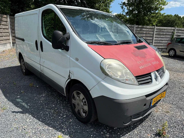 Renault - trafic - 2.0 dci t29 l1h1 - 6-vlj-32 - afbeelding 2 van  8