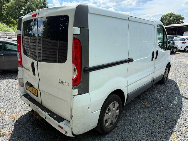 Renault - trafic - 2.0 dci t29 l1h1 - 6-vlj-32 - afbeelding 3 van  8