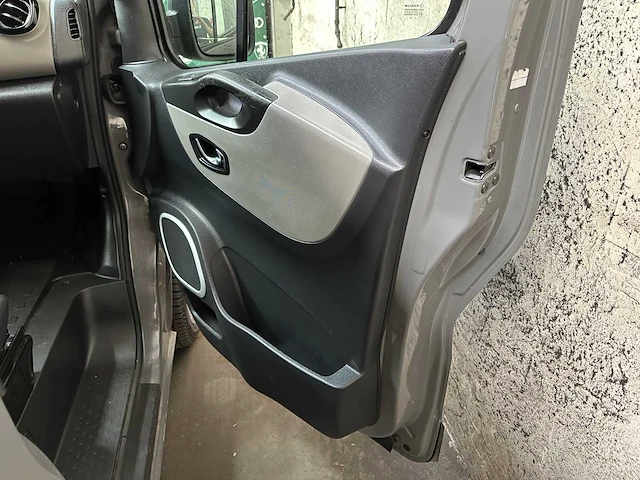 Renault - trafic - bedrijfswagen - afbeelding 25 van  34