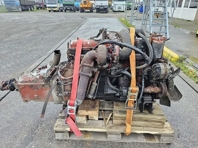 Renault - turbo engine - motor - afbeelding 7 van  8