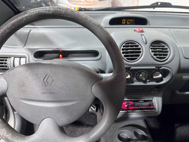 Renault - twingo - 2050 - 13-nh-kv - afbeelding 2 van  17