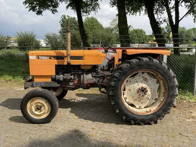 Renault 421 tweewielaangedreven landbouwtractor - afbeelding 12 van  22