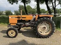 Renault 421 tweewielaangedreven landbouwtractor - afbeelding 12 van  22