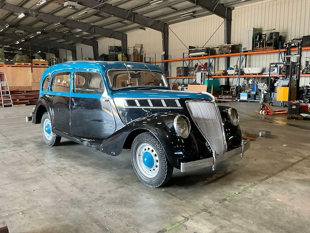 Renault adl2 oldtimer - afbeelding 12 van  21