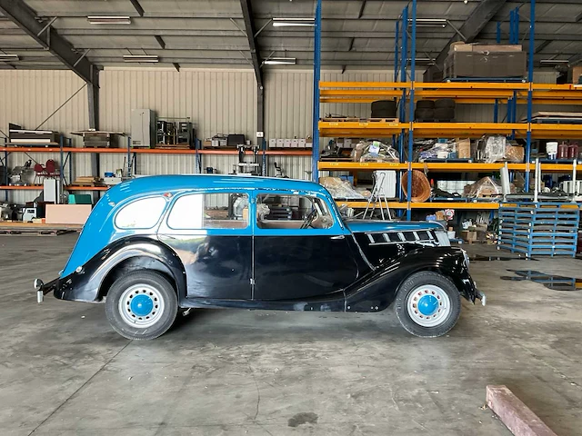 Renault adl2 oldtimer - afbeelding 16 van  21