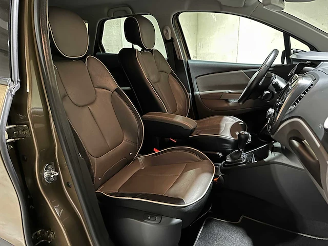 Renault captur 1.2 tce barista 118pk 2016 (automaat), hr-865-j - afbeelding 36 van  44