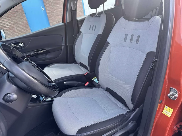 Renault captur 1.2 tce dynamique car 2015 | l-249-bj - afbeelding 2 van  25