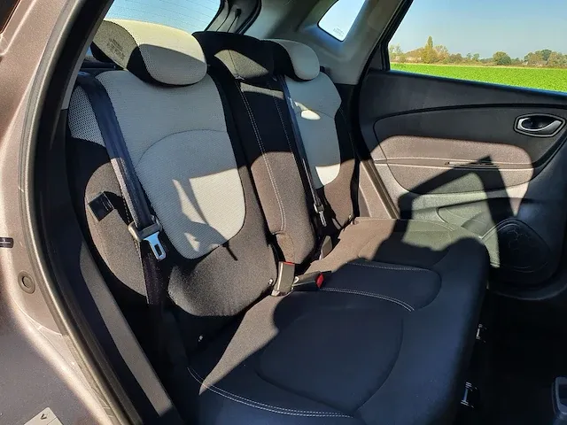 Renault captur 1.5 dci intens, automaat, 90 pk, euro 6, j-746-nl - afbeelding 31 van  37