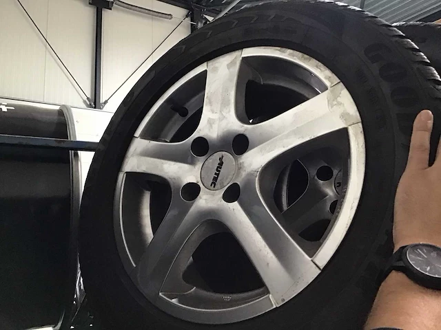 Renault captur velg (4x) - afbeelding 1 van  7