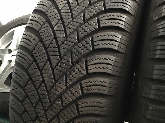 Renault captur velg (4x) - afbeelding 6 van  7
