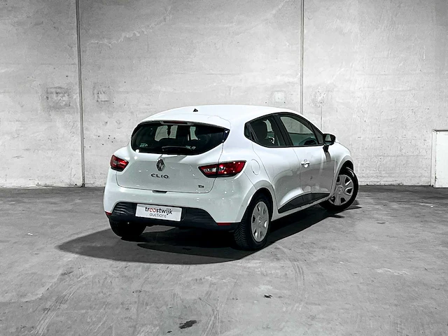 Renault clio 0.9 tce expression 90pk 2015, gz-530-j - afbeelding 2 van  39