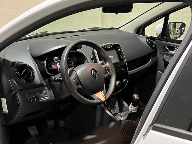 Renault clio 0.9 tce expression 90pk 2015, gz-530-j - afbeelding 10 van  39