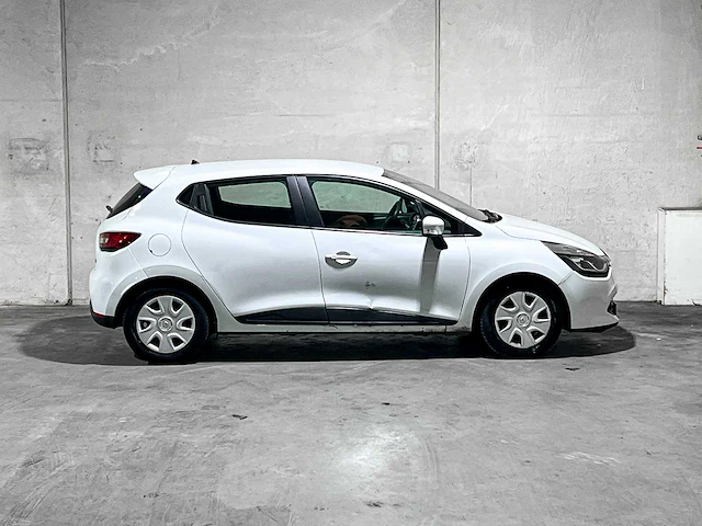 Renault clio 0.9 tce expression 90pk 2015, gz-530-j - afbeelding 38 van  39