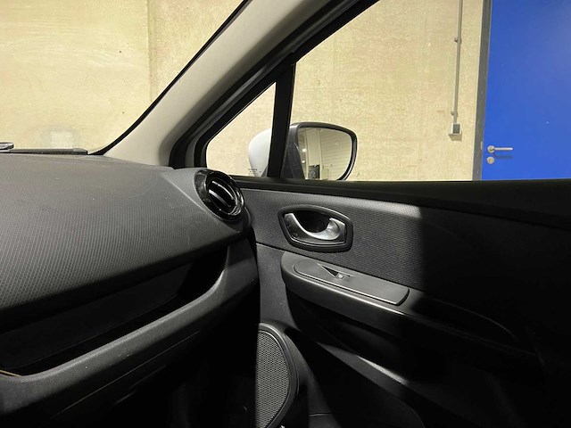 Renault clio 0.9 tce expression 90pk 2015, gz-530-j - afbeelding 22 van  39