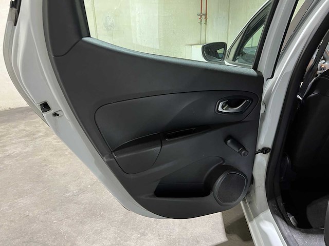 Renault clio 0.9 tce expression 90pk 2015, gz-530-j - afbeelding 25 van  39