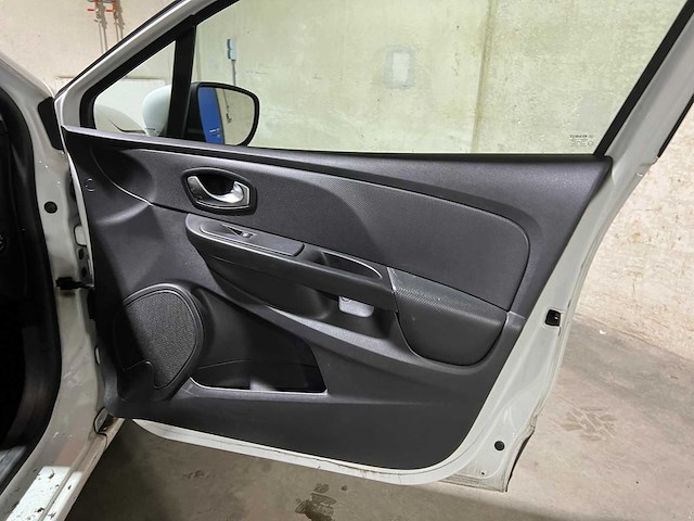 Renault clio 0.9 tce expression 90pk 2015, gz-530-j - afbeelding 27 van  39