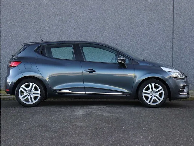 Renault clio 0.9 tce zen ecc/nav | sk-528-d - afbeelding 33 van  35