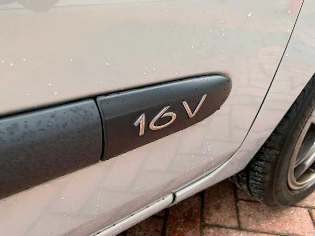 Renault clio 1.2 16v authentique, 46-jh-zl - afbeelding 10 van  15