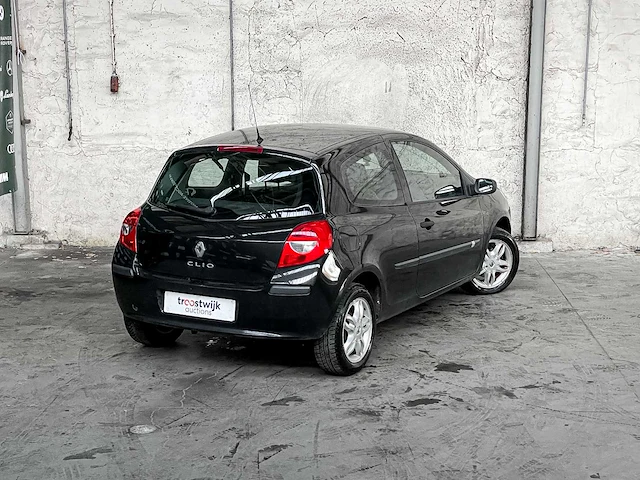 Renault clio 1.2-16v expression 75pk 2006, 27-td-vh - afbeelding 10 van  28