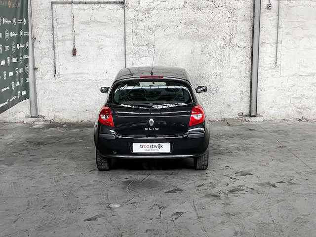 Renault clio 1.2-16v expression 75pk 2006, 27-td-vh - afbeelding 12 van  28