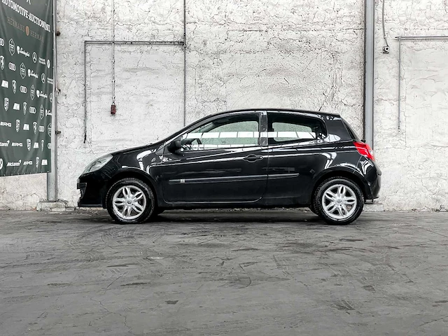 Renault clio 1.2-16v expression 75pk 2006, 27-td-vh - afbeelding 15 van  28