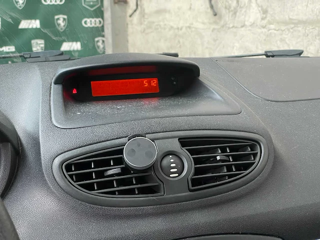 Renault clio 1.2-16v expression 75pk 2006, 27-td-vh - afbeelding 25 van  28