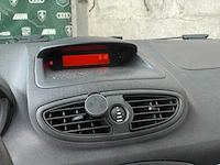 Renault clio 1.2-16v expression 75pk 2006, 27-td-vh - afbeelding 25 van  28