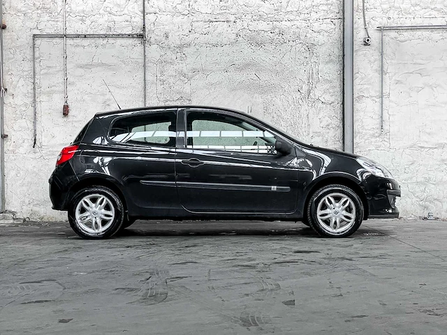 Renault clio 1.2-16v expression 75pk 2006, 27-td-vh - afbeelding 7 van  28