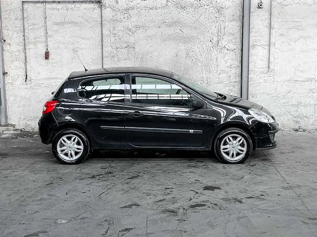 Renault clio 1.2-16v expression 75pk 2006, 27-td-vh - afbeelding 8 van  28