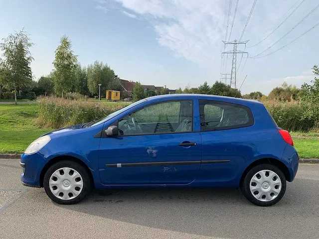 Renault clio 1.2 16v special line, 64-gkp-9 - afbeelding 18 van  21