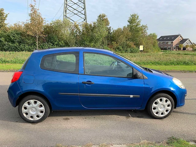 Renault clio 1.2 16v special line, 64-gkp-9 - afbeelding 17 van  21