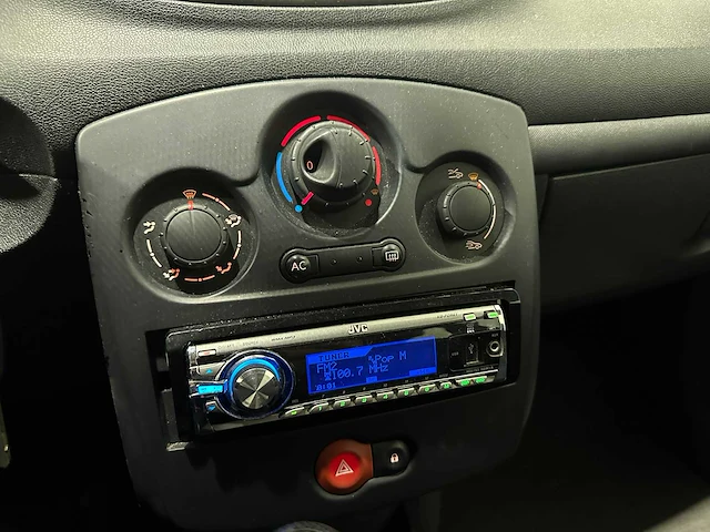 Renault clio 1.2-16v special line 98-gpr-4 - afbeelding 3 van  18