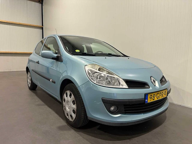 Renault clio 1.2-16v special line 98-gpr-4 - afbeelding 16 van  18