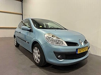 Renault clio 1.2-16v special line 98-gpr-4 - afbeelding 16 van  18
