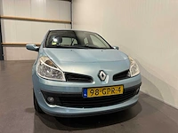 Renault clio 1.2-16v special line 98-gpr-4 - afbeelding 17 van  18