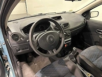 Renault clio 1.2-16v special line 98-gpr-4 - afbeelding 18 van  18