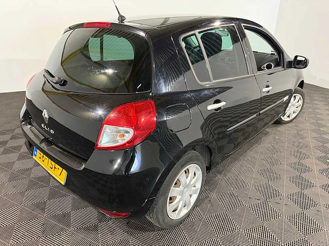 Renault clio 1.2 authentique, 56-tsf-7 - afbeelding 9 van  13