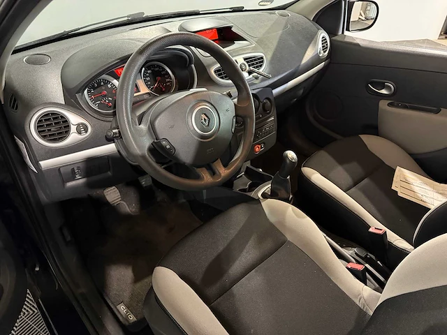 Renault clio 1.2 authentique, 56-tsf-7 - afbeelding 12 van  13