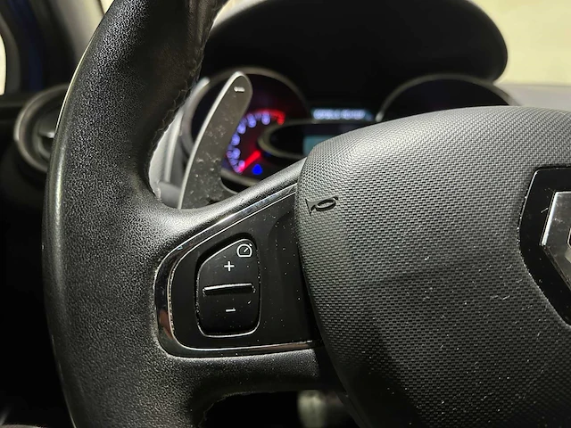 Renault clio 1.2 gt (automaat) 120pk 2015, rz-409-b - afbeelding 15 van  45