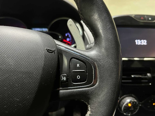 Renault clio 1.2 gt (automaat) 120pk 2015, rz-409-b - afbeelding 16 van  45