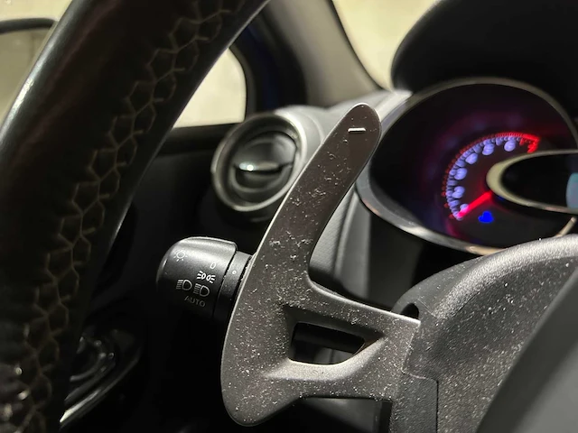 Renault clio 1.2 gt (automaat) 120pk 2015, rz-409-b - afbeelding 17 van  45