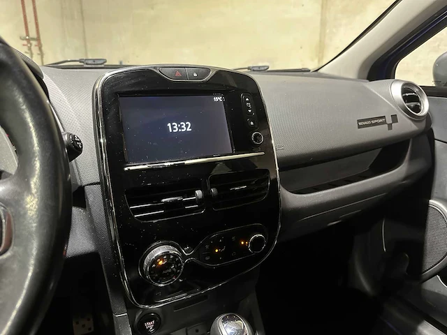 Renault clio 1.2 gt (automaat) 120pk 2015, rz-409-b - afbeelding 22 van  45