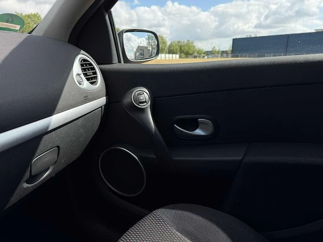 Renault clio 1.2 tce collection , 52-hzl-3 - afbeelding 3 van  21
